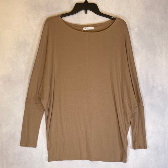 Miholl Tops - Women’s Small Miholl oversized stretch light pullover top